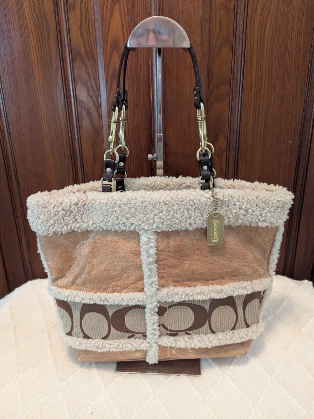 Coach Vintage 2006 Hamptons Shearling Signature Tote F06S-10393 - Picture 2 of 11